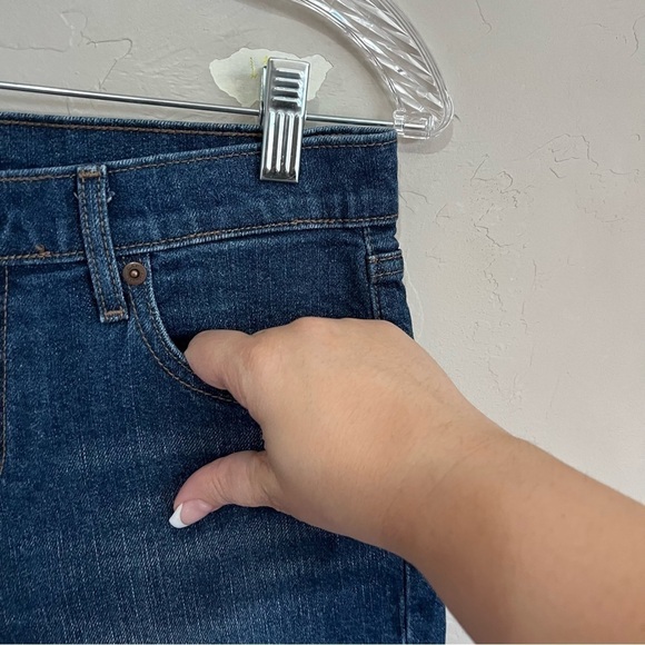 Gap 5 in Dark Wash Cuffed Denim Shorts - Picture 3 of 7